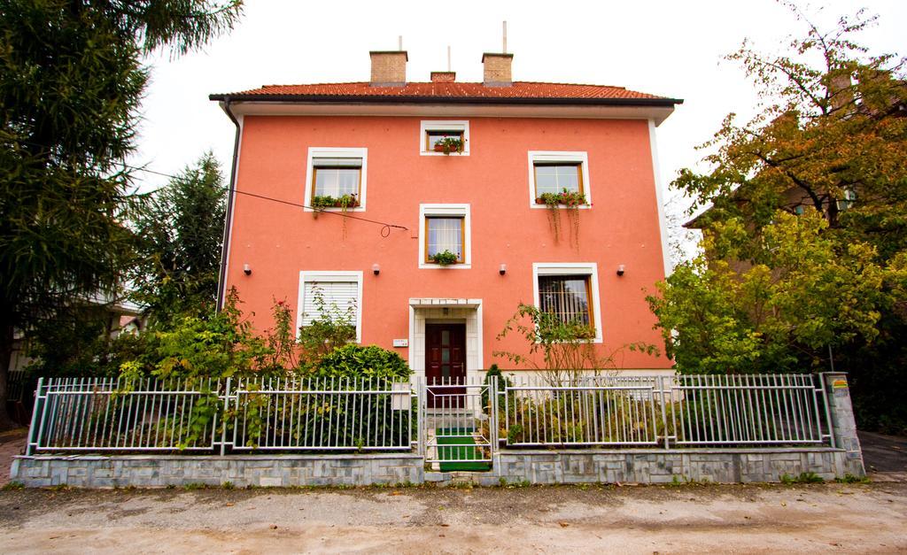 Guest House Pikapolonca Maribor Ngoại thất bức ảnh