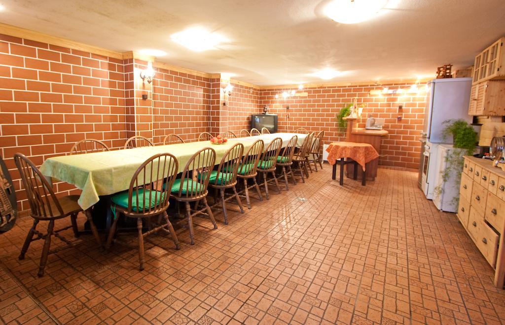 Guest House Pikapolonca Maribor Ngoại thất bức ảnh