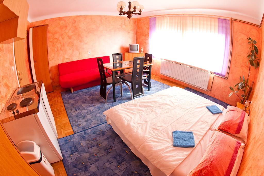 Guest House Pikapolonca Maribor Phòng bức ảnh