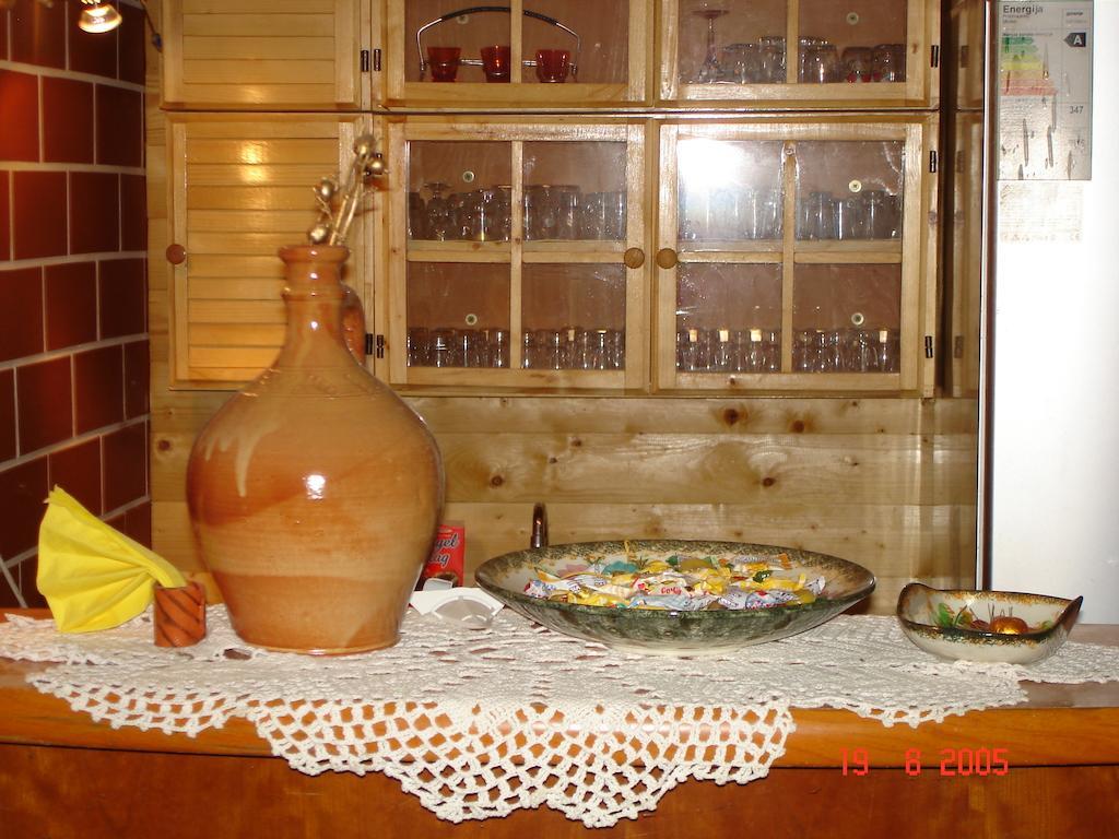 Guest House Pikapolonca Maribor Ngoại thất bức ảnh