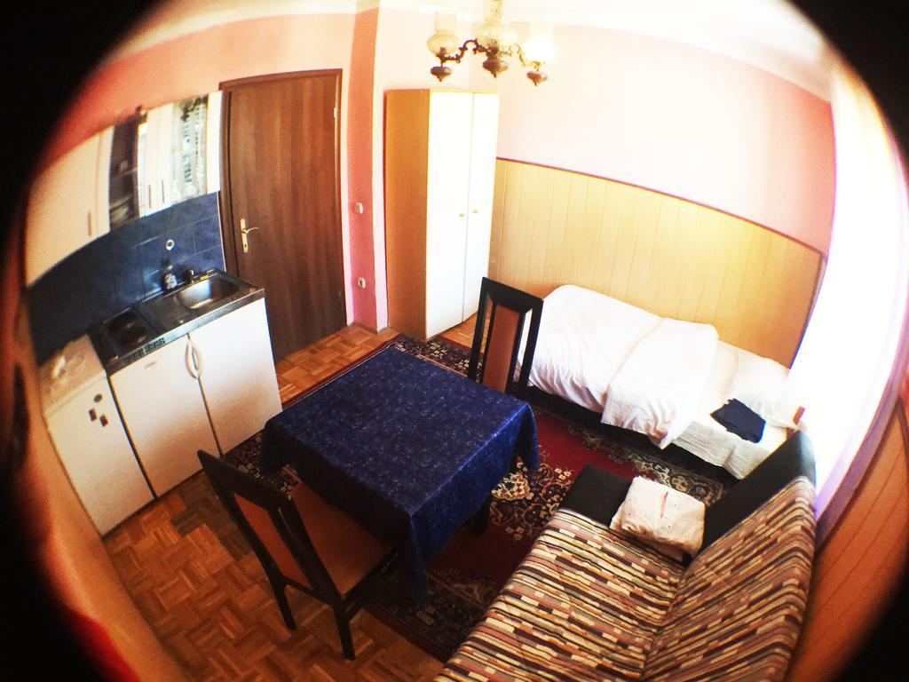 Guest House Pikapolonca Maribor Ngoại thất bức ảnh