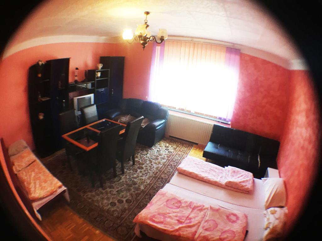 Guest House Pikapolonca Maribor Ngoại thất bức ảnh