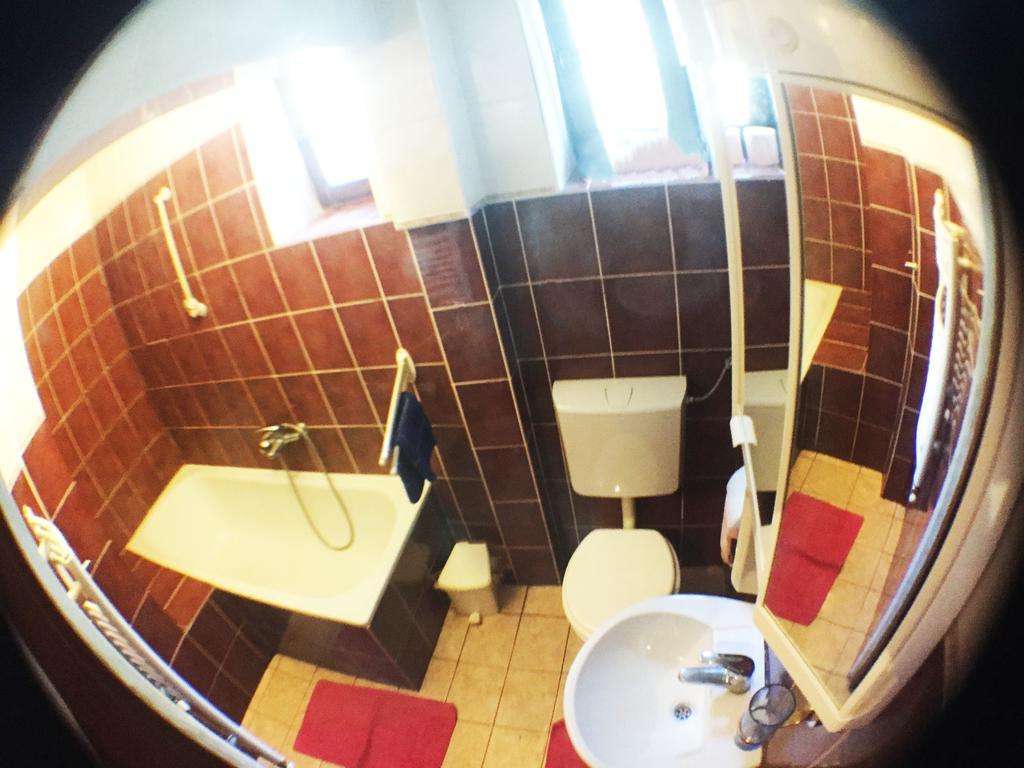 Guest House Pikapolonca Maribor Ngoại thất bức ảnh