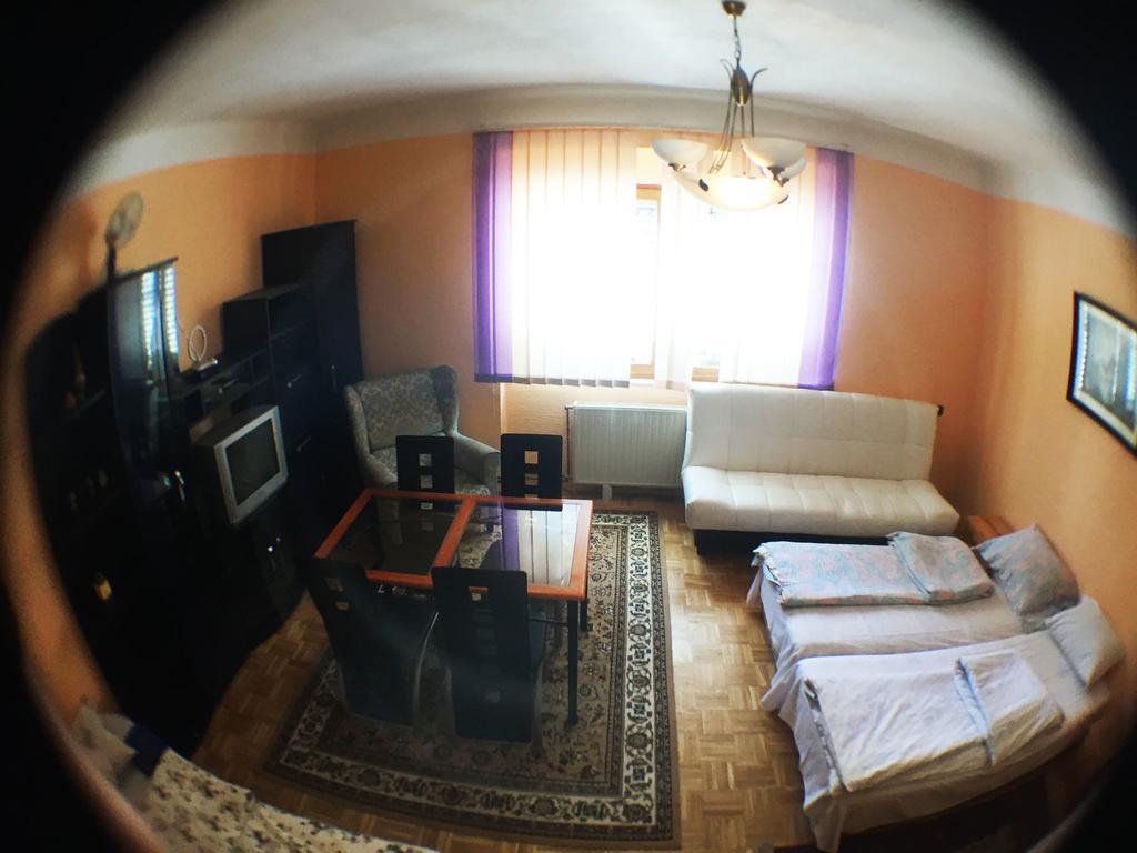 Guest House Pikapolonca Maribor Ngoại thất bức ảnh